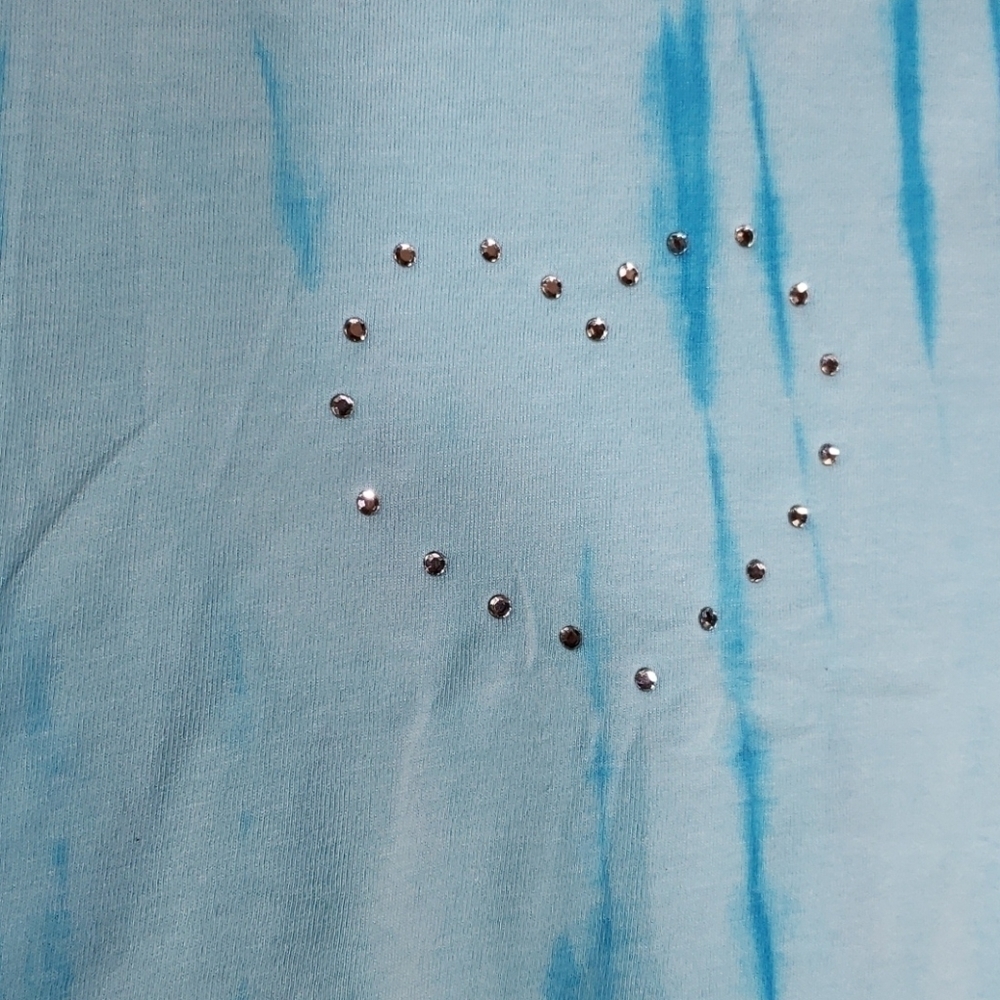 đť…şcode One Tie-Dye Tee Rhinestone Heart Sz M - Picture 2 of 5
